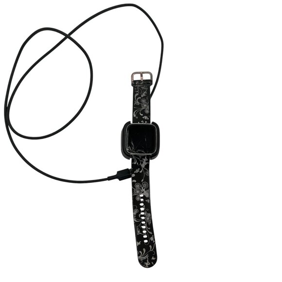 Fitbit Versa Smartwatch With Black & Silver Floral Band & Charger for Parts - Picture 1 of 7